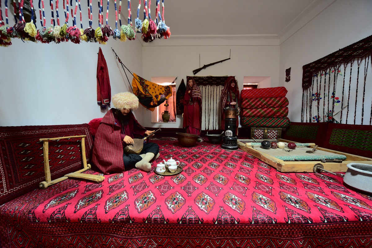 نمایش گوشه‌ای از فرهنگ اقوام خراسان شمالی در موزه عمارت مفخم